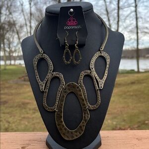 NWT Paparazzi brass color statement necklace & earring set
